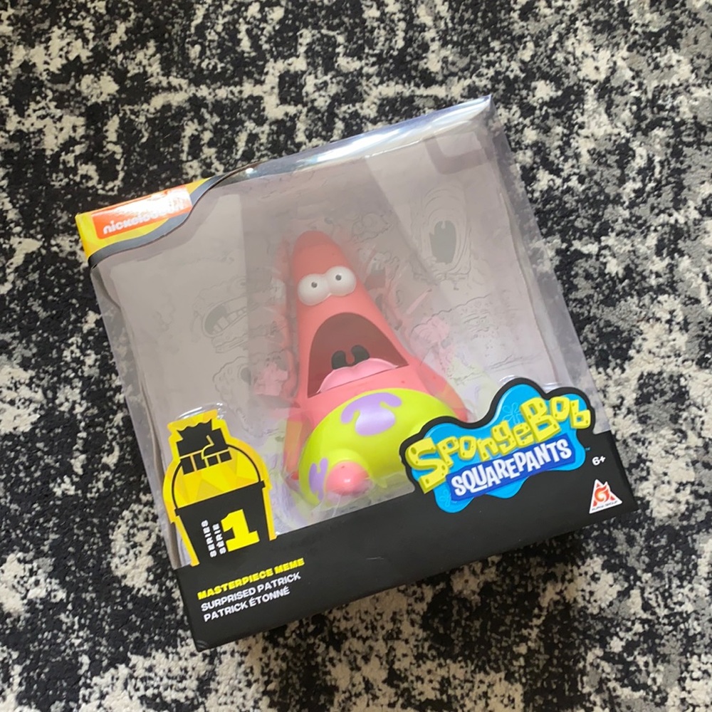 In box surprised Patrick meme figurine